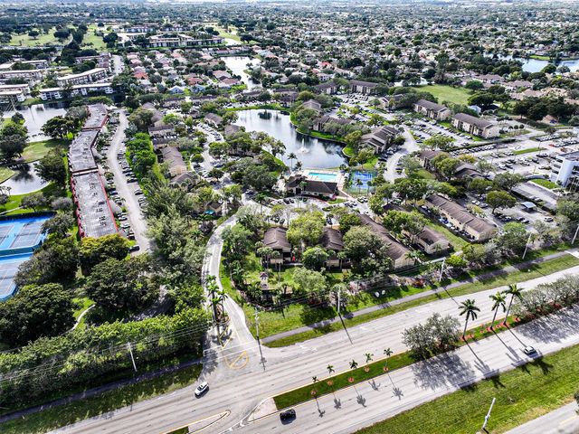 450 Palm Circle 106, Pembroke Pines, FL 33025