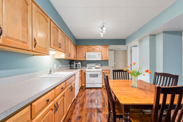 8733 Willow Boulevard 1C, Willow Springs, IL 60480