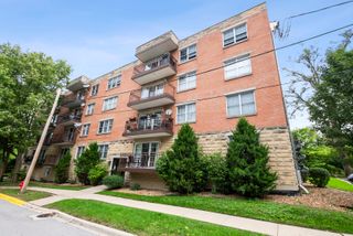 8733 Willow Boulevard 1C, Willow Springs, IL 60480