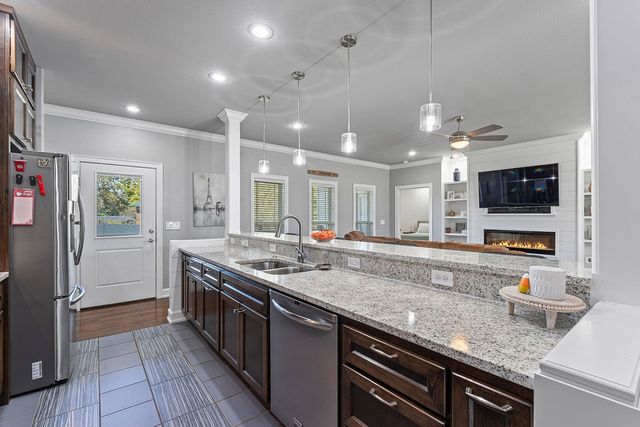 2901 W Dogwood Street, Rogers, AR 72758