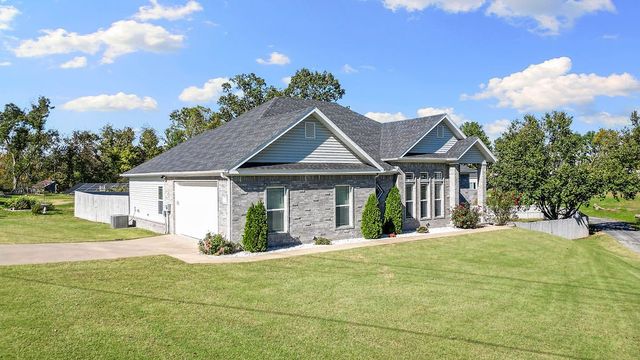 2901 W Dogwood Street, Rogers, AR 72758