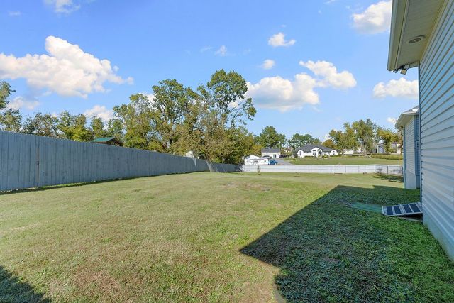 2901 W Dogwood Street, Rogers, AR 72758