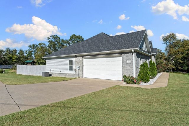 2901 W Dogwood Street, Rogers, AR 72758
