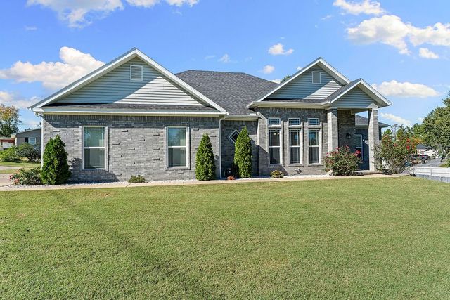 2901 W Dogwood Street, Rogers, AR 72758