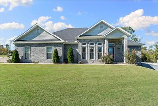 2901 W Dogwood Street, Rogers, AR 72758