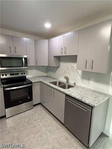 701 107th AVE N, Naples, FL 34108