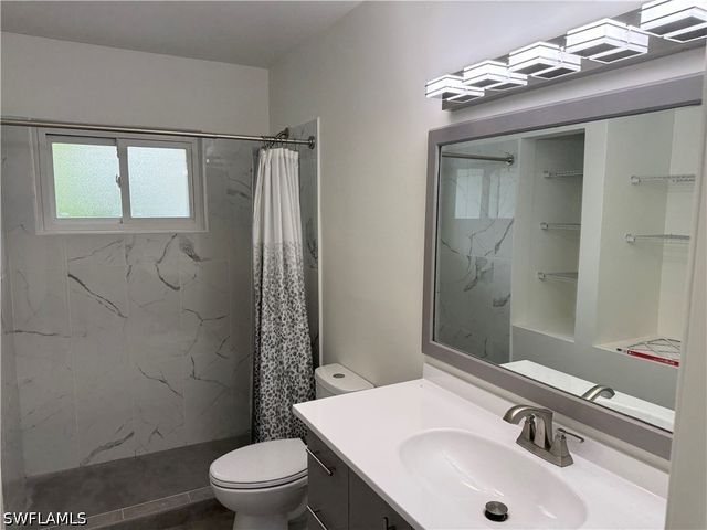 701 107th AVE N, Naples, FL 34108