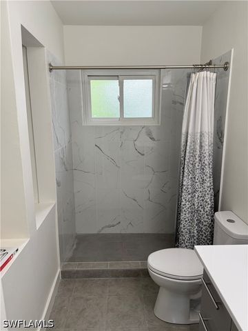 701 107th AVE N, Naples, FL 34108