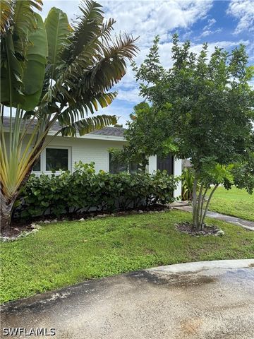701 107th AVE N, Naples, FL 34108