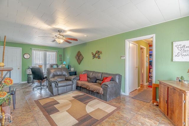 1 Nokomis Drive, Cherokee Village, AR 72529