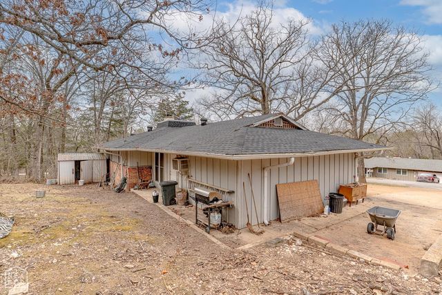 1 Nokomis Drive, Cherokee Village, AR 72529