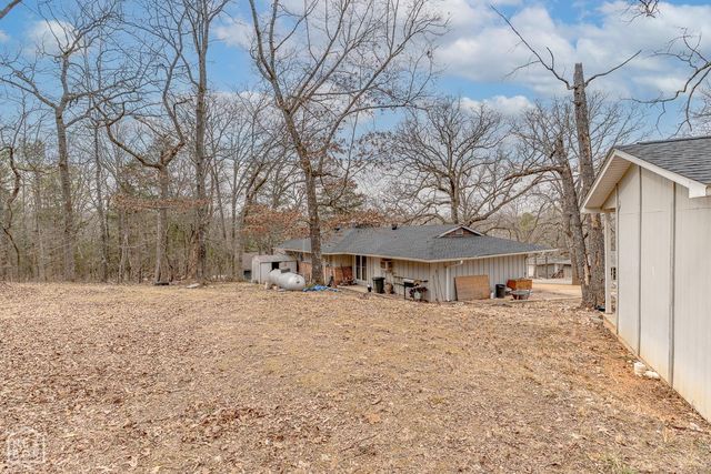 1 Nokomis Drive, Cherokee Village, AR 72529