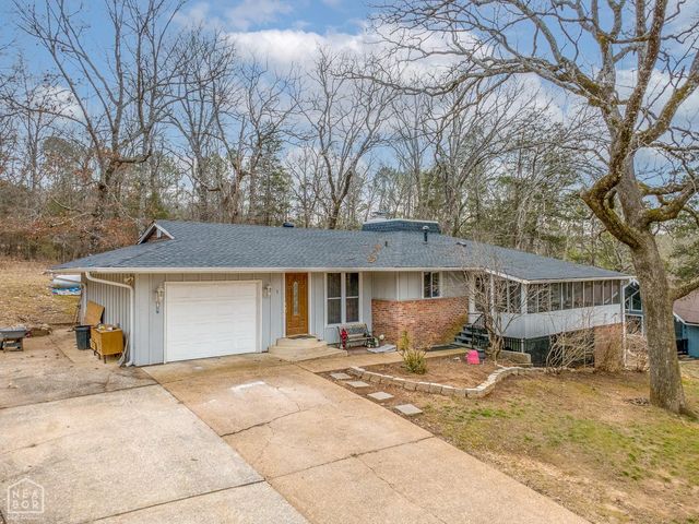1 Nokomis Drive, Cherokee Village, AR 72529
