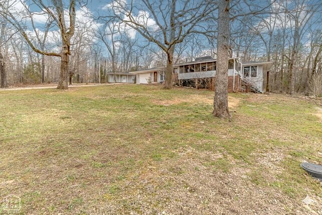 1 Nokomis Drive, Cherokee Village, AR 72529