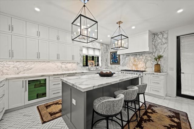 405 Sheridan Road, Kenilworth, IL 60043