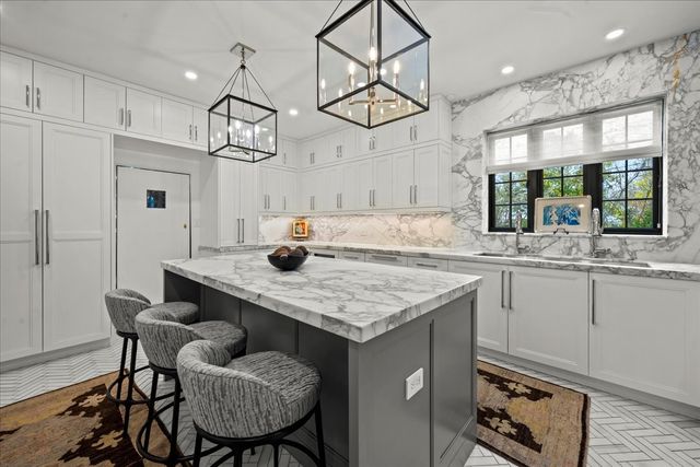 405 Sheridan Road, Kenilworth, IL 60043