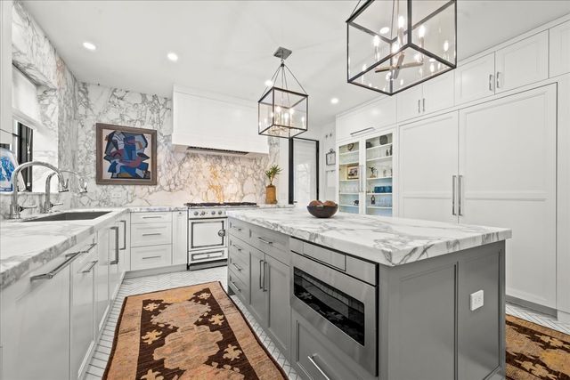 405 Sheridan Road, Kenilworth, IL 60043