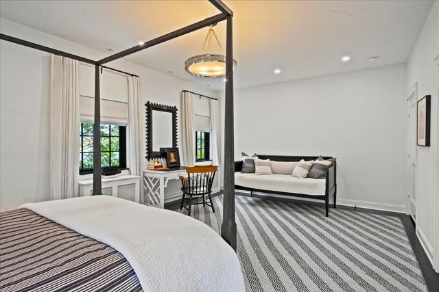 405 Sheridan Road, Kenilworth, IL 60043