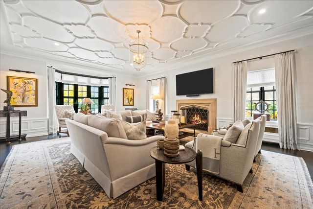 405 Sheridan Road, Kenilworth, IL 60043