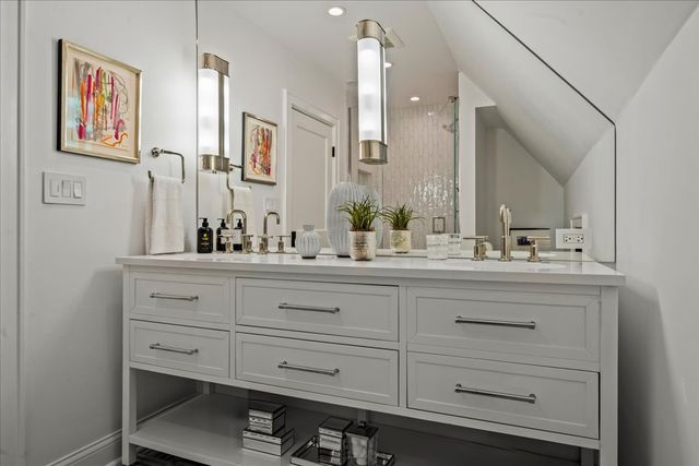 405 Sheridan Road, Kenilworth, IL 60043