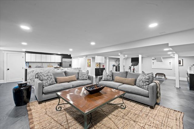 405 Sheridan Road, Kenilworth, IL 60043