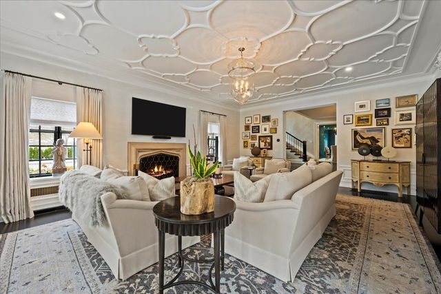 405 Sheridan Road, Kenilworth, IL 60043