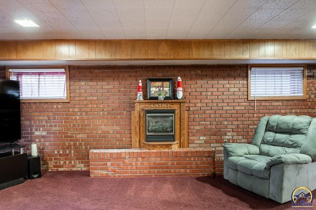 5232 SW Belle TER, Topeka, KS 66604