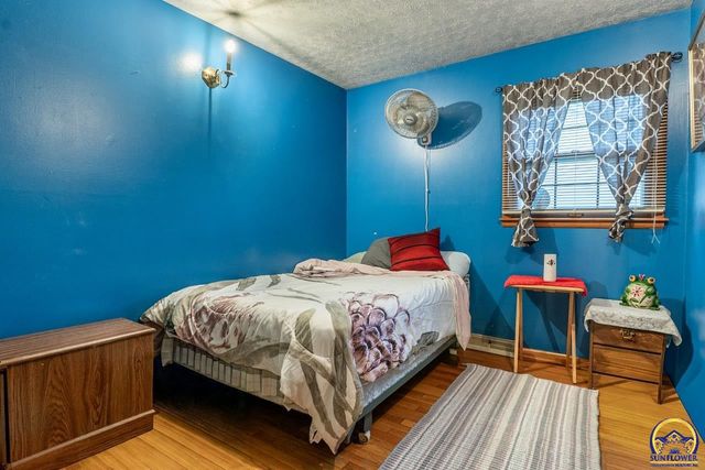 5232 SW Belle TER, Topeka, KS 66604