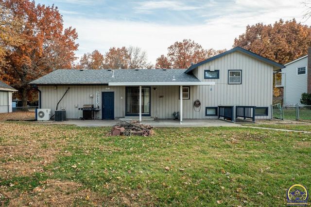 5232 SW Belle TER, Topeka, KS 66604