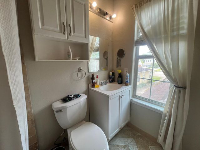 1755 Alta Vista Street, Houston, TX 77023