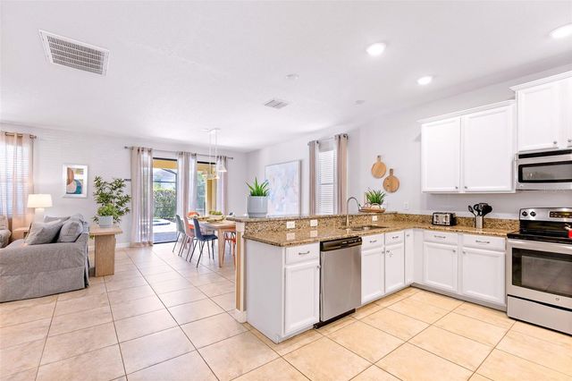 9023 SHADOW MOUNTAIN STREET, Davenport, FL 33896