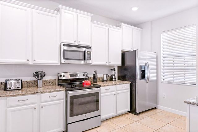 9023 SHADOW MOUNTAIN STREET, Davenport, FL 33896