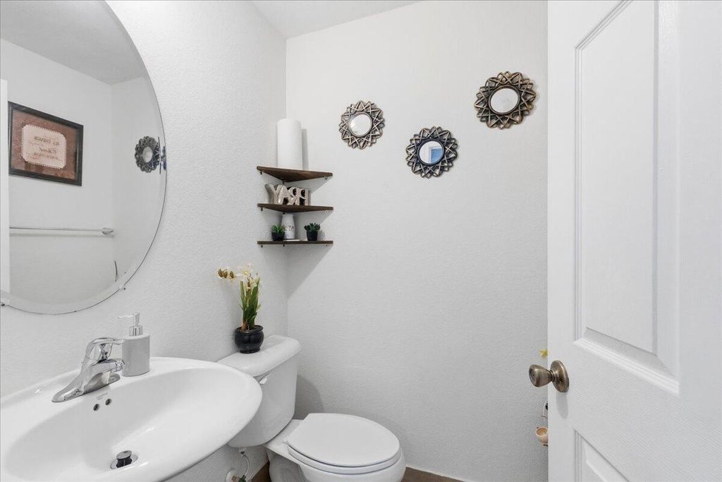Image 14 of property listing at 1340 SW 53rd Avenue, North Lauderdale, FL 33068