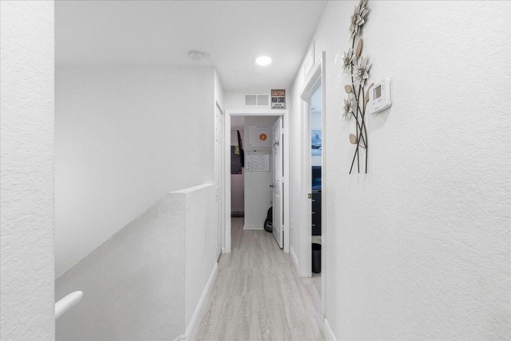 Image 15 of property listing at 1340 SW 53rd Avenue, North Lauderdale, FL 33068
