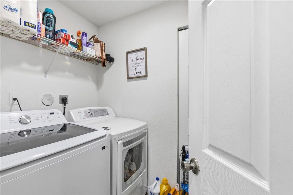 Image 24 of property listing at 1340 SW 53rd Avenue, North Lauderdale, FL 33068