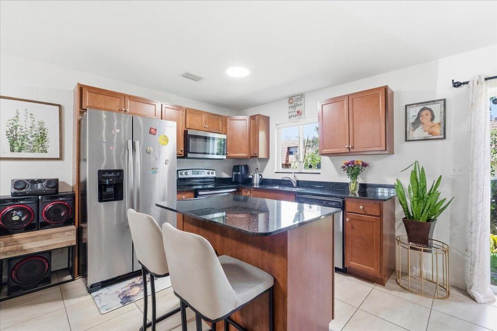 Image 9 of property listing at 1340 SW 53rd Avenue, North Lauderdale, FL 33068