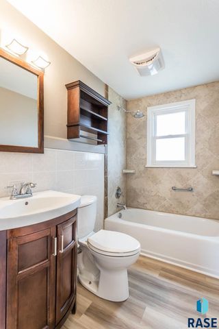 800 N Garfield Ave Avenue, Sioux Falls, SD 57104