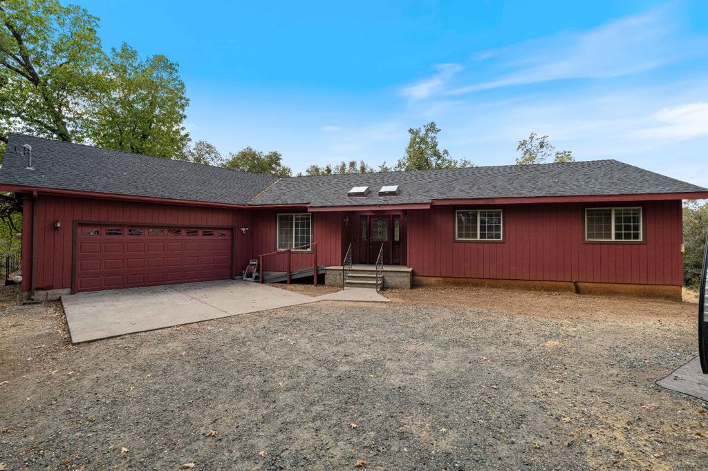 11796 Palomino Pl, Grass Valley, CA 95949
