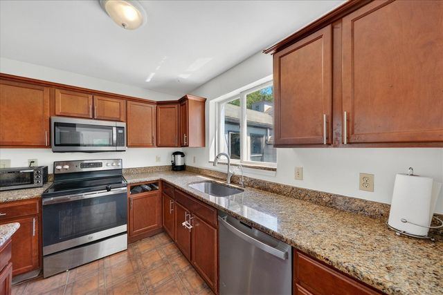 14000 Wales Street, Oak Park, MI 48237