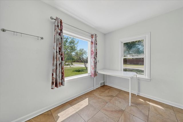 14000 Wales Street, Oak Park, MI 48237