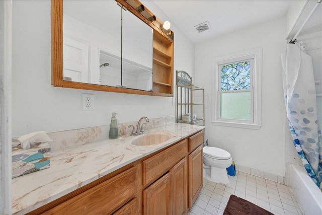 14000 Wales Street, Oak Park, MI 48237