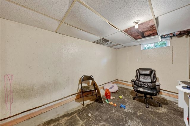 14000 Wales Street, Oak Park, MI 48237