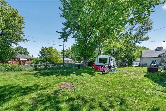 14000 Wales Street, Oak Park, MI 48237