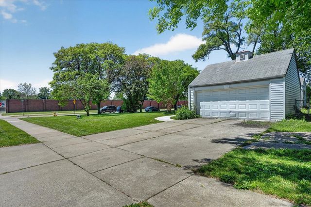 14000 Wales Street, Oak Park, MI 48237