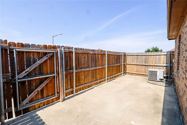 500 Deacon Drive W, College Station, TX 77845