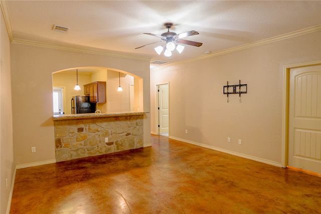 500 Deacon Drive W, College Station, TX 77845