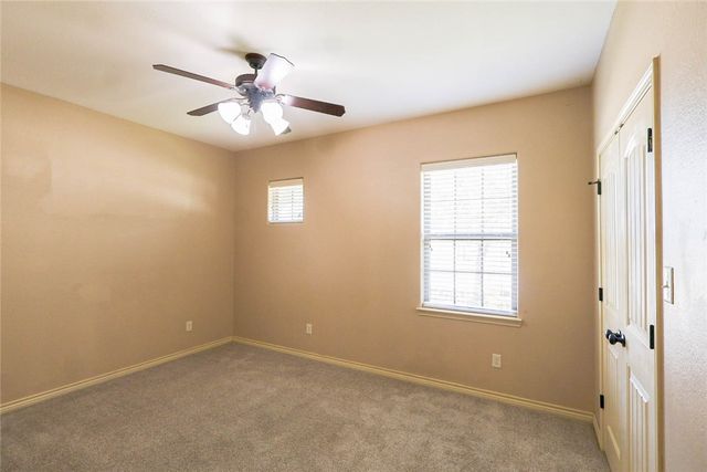 500 Deacon Drive W, College Station, TX 77845