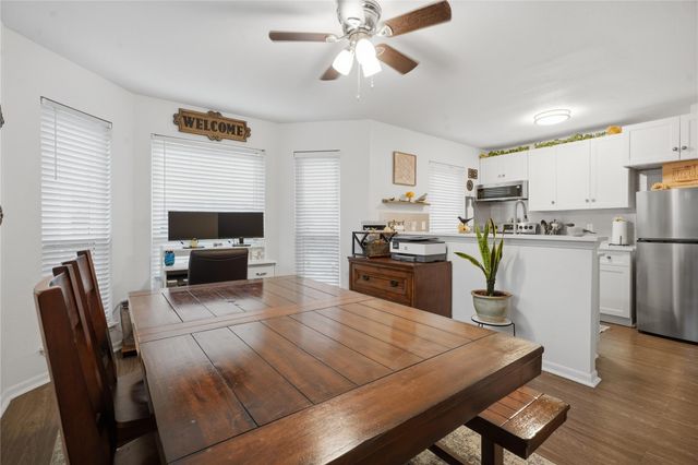 18617 Egret Bay Boulevard 1101, Houston, TX 77058