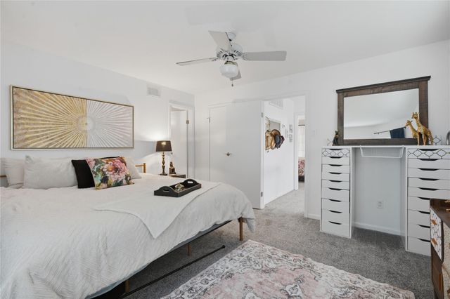 18617 Egret Bay Boulevard 1101, Houston, TX 77058