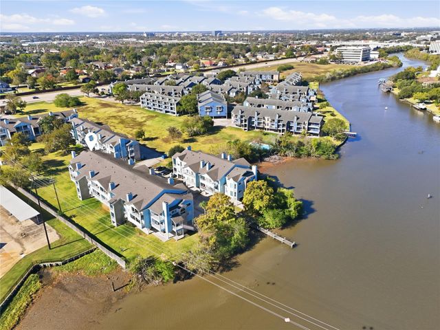 18617 Egret Bay Boulevard 1101, Houston, TX 77058